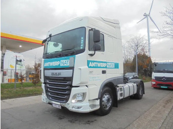 Tractor truck DAF XF 460