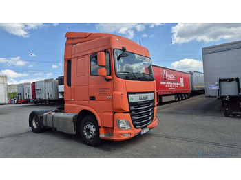 Tractor truck DAF XF 460