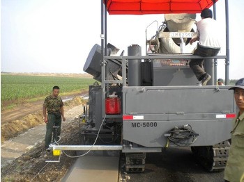 Slipform paver KINGLINK
