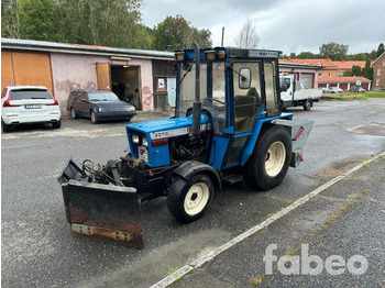 Farm tractor ISEKI