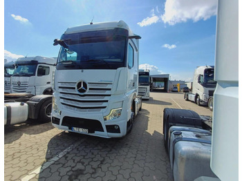 Tractor truck MERCEDES-BENZ Actros 1845