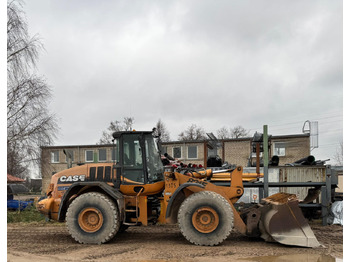 Wheel loader CASE 821E: picture 2 Wheel loader CASE 821E: picture 2