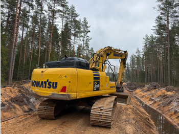 Crawler excavator KOMATSU PC210LC-11: picture 2
