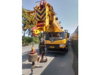 Mobile crane XCMG