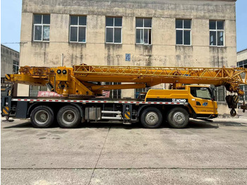 Mobile crane XCMG