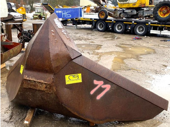 Excavator bucket for Construction machinery Godet trapèze attache Morin M6: picture 5