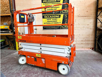 Scissor lift SNORKEL
