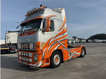 Tractor truck VOLVO FH16