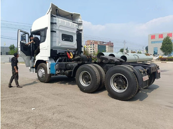 Tractor truck Shacman X3000: picture 2 Tractor truck Shacman X3000: picture 2