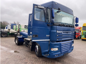 Tractor truck DAF XF 105 460