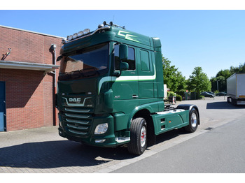 Tractor truck DAF XF 530