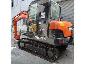 Mini excavator Doosan DH60: picture 3