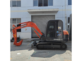 Mini excavator Doosan DH60: picture 5