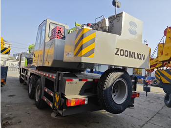 Mobile crane ZOOMLION ZTC250V