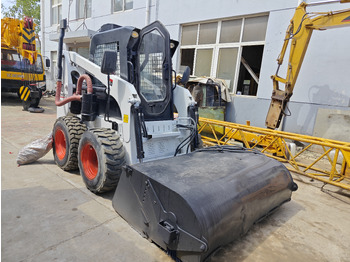 Skid steer loader bobcat S300: picture 3