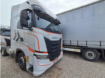 Tractor truck IVECO