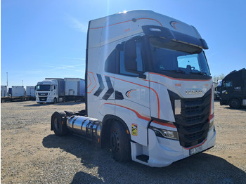 Tractor truck IVECO