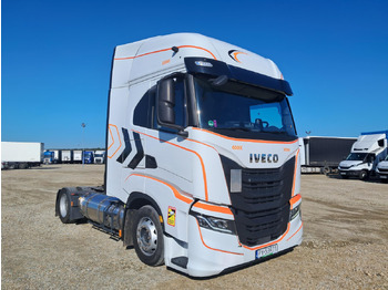 Tractor truck IVECO