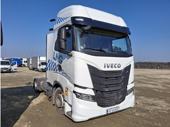 Tractor truck IVECO