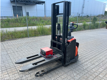 Material handling equipment TOYOTA