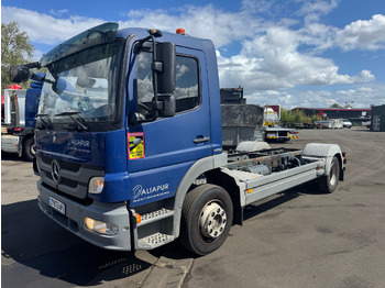 Cab chassis truck MERCEDES-BENZ