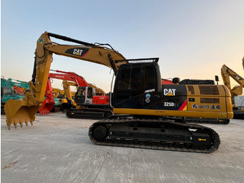 Crawler excavator CATERPILLAR 320D2
