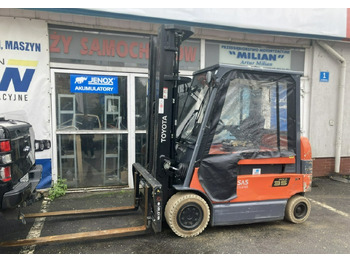 Electric forklift TOYOTA FBMF 35