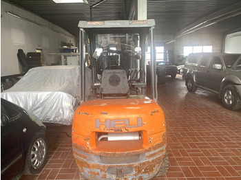 Diesel forklift Hyundai D25: picture 2