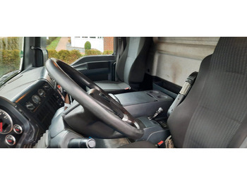 Curtain side truck MAN TGM 12.250: picture 5