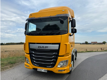 Tractor truck DAF XF 460