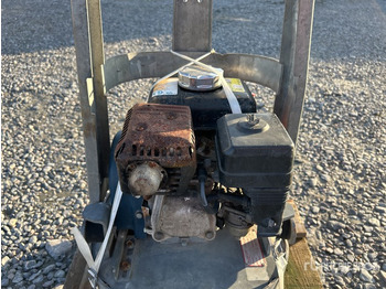 Vibroplate 2011 Swepac FR 85 Vibratory Plate Compactor: picture 4