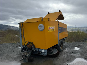 Road sweeper