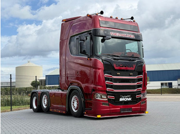 Tractor truck SCANIA S 580