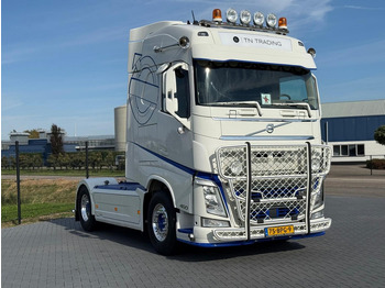 Tractor truck VOLVO FH13 460
