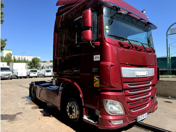 Tractor truck DAF XF 460