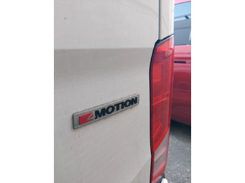 Passenger van VOLKSWAGEN Crafter 35