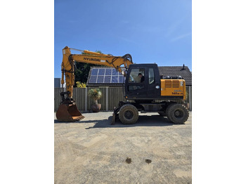 Wheel excavator HYUNDAI