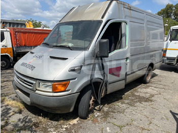 Minibus, Passenger van Iveco Daily: picture 3