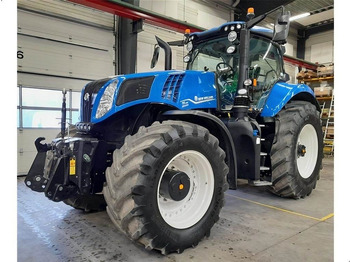 Farm tractor NEW HOLLAND T8
