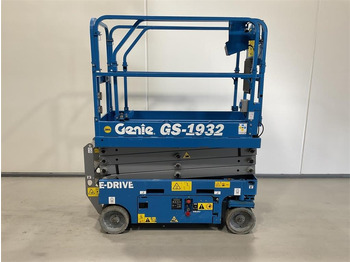 Scissor lift GENIE