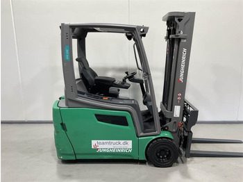 Electric forklift JUNGHEINRICH EFG