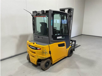 Electric forklift Jungheinrich EFG 320: picture 2