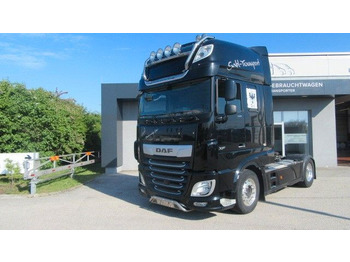 Tractor truck DAF XF 530