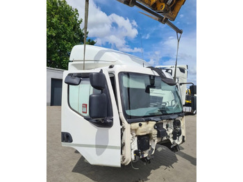 Cab RENAULT D