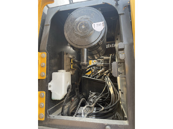 Crawler excavator VOLVO EC 210: picture 5