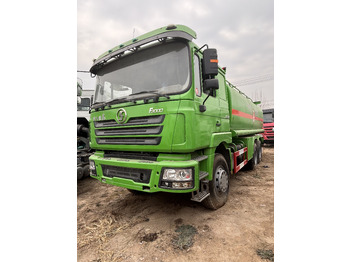 Tanker truck SHACMAN