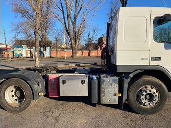 Tractor truck VOLVO FM 450