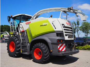 Forage harvester Claas Jaguar 860 4WD: picture 2
