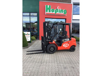 Electric forklift