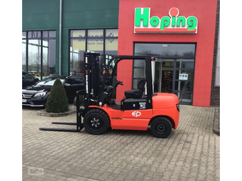 Electric forklift